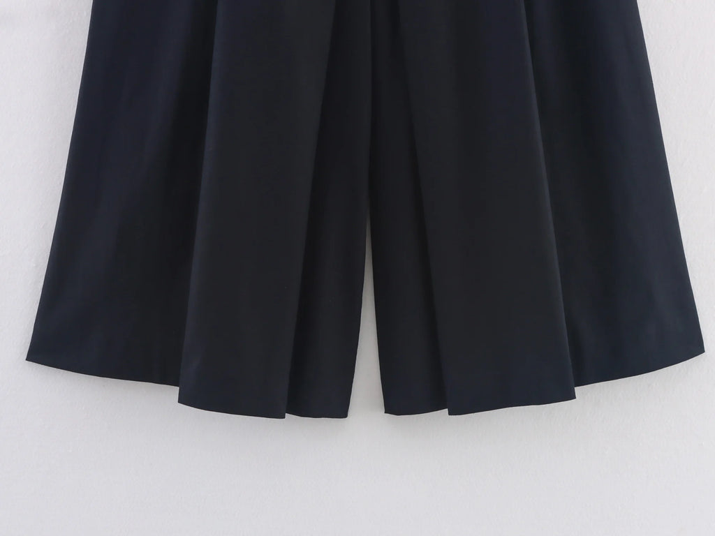 Women's Pleated Belt Simple Casual Shorts