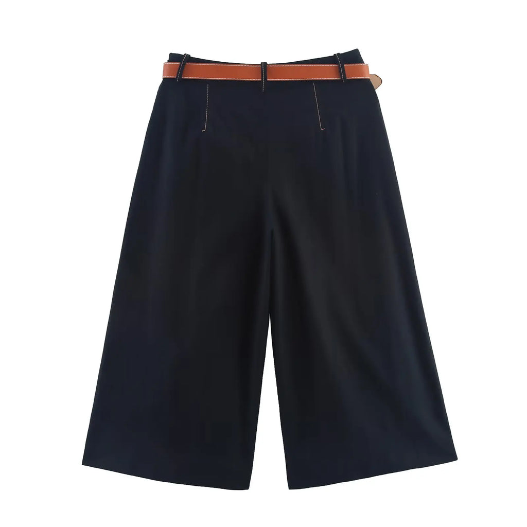 Women's Pleated Belt Simple Casual Shorts