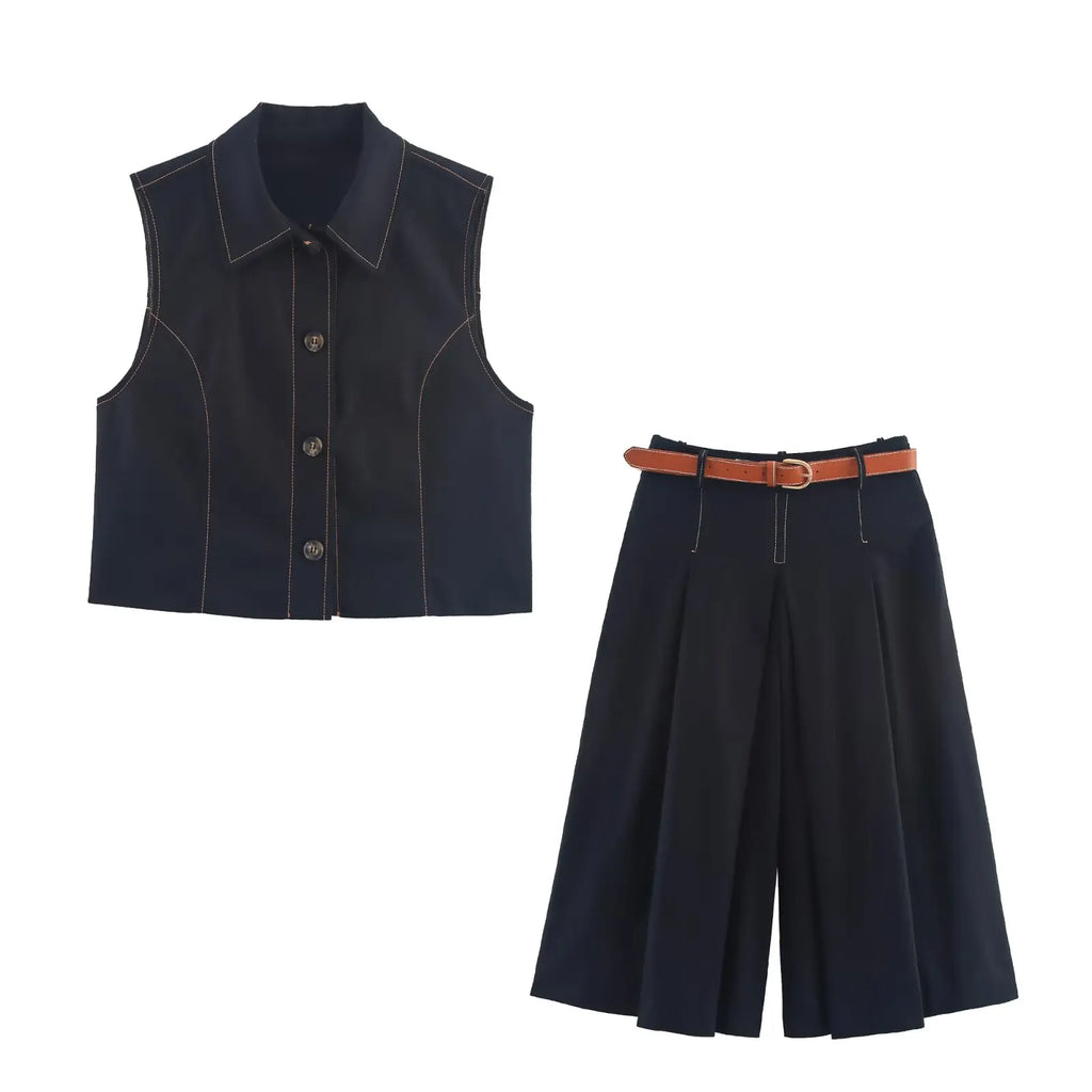 Women's Pleated Belt Simple Casual Shorts