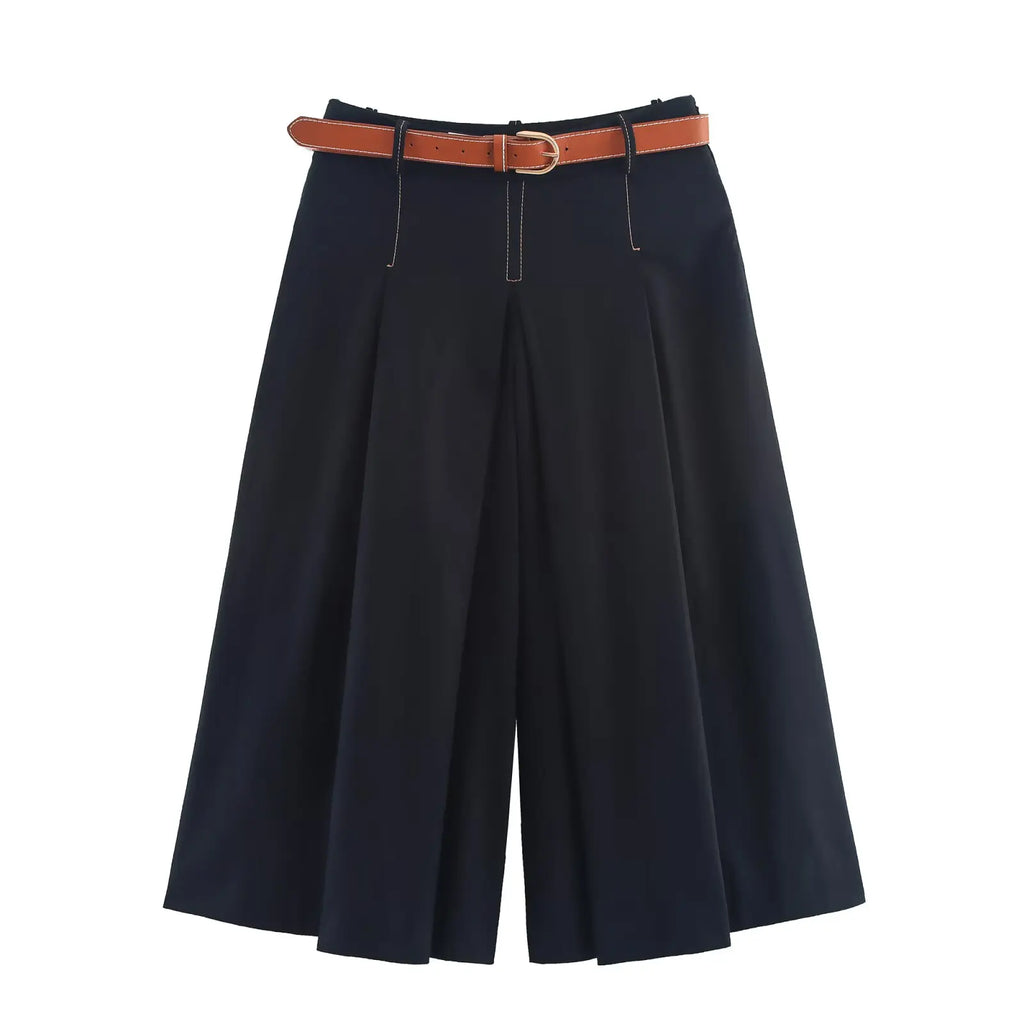 Women's Pleated Belt Simple Casual Shorts